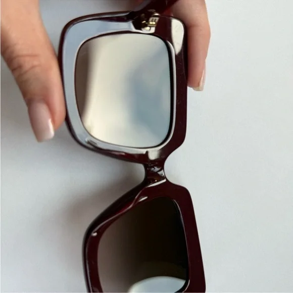 Gucci Burgundy Square Oversized Sunglasses - Picture 14 of 16
